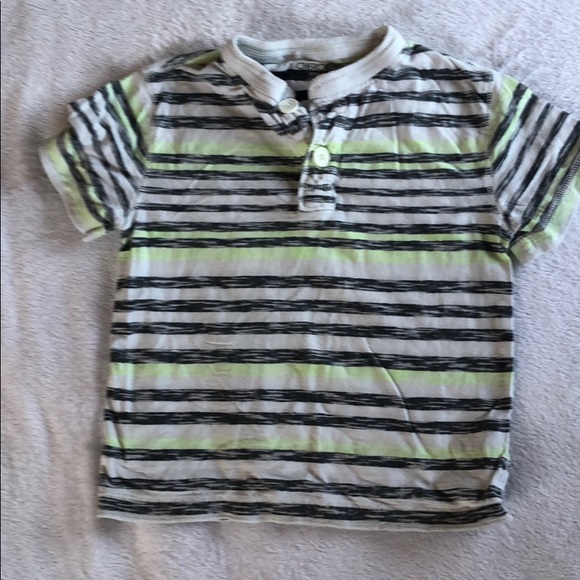 Bundle | Shortsleeve | Button V-Neck | Size 4-5 - Picture 5 of 8